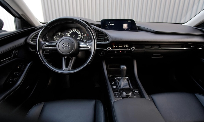 Mazda 3 cena 67900 przebieg: 135246, rok produkcji 2019 z Białystok małe 301